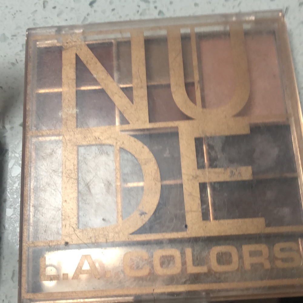 Eyeshadows Pallet bundle - Picture 6 of 8